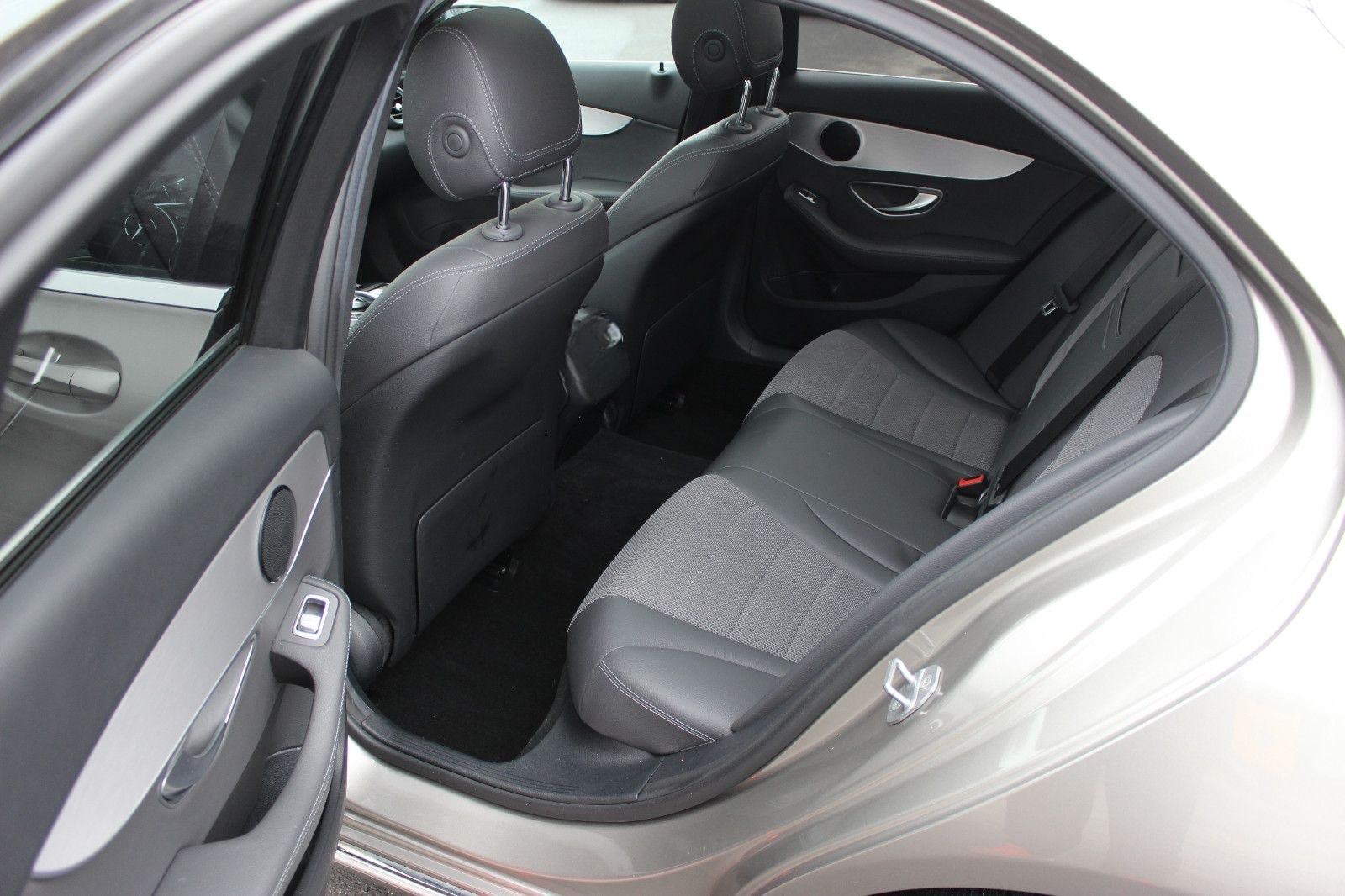 Mercedes-Benz C 200d Limousine/Leder/Navi/PDC+Kamera/LED foto 11