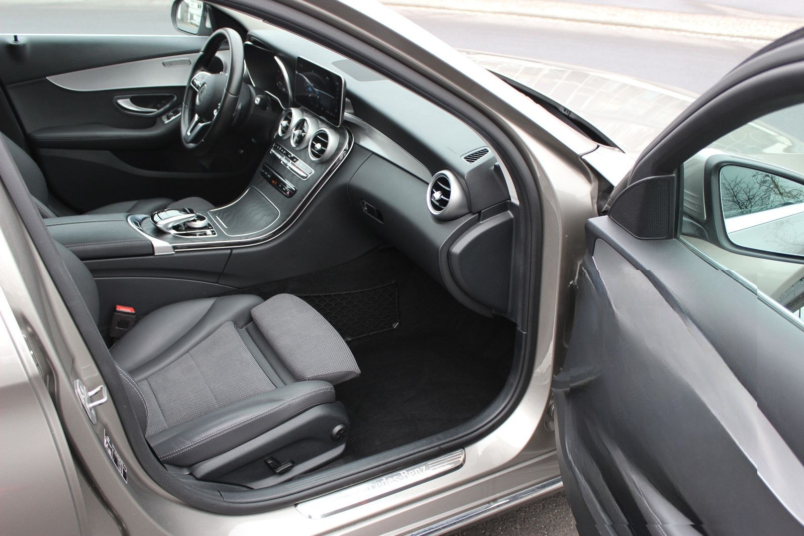 Mercedes-Benz C 200d Limousine/Leder/Navi/PDC+Kamera/LED foto 12