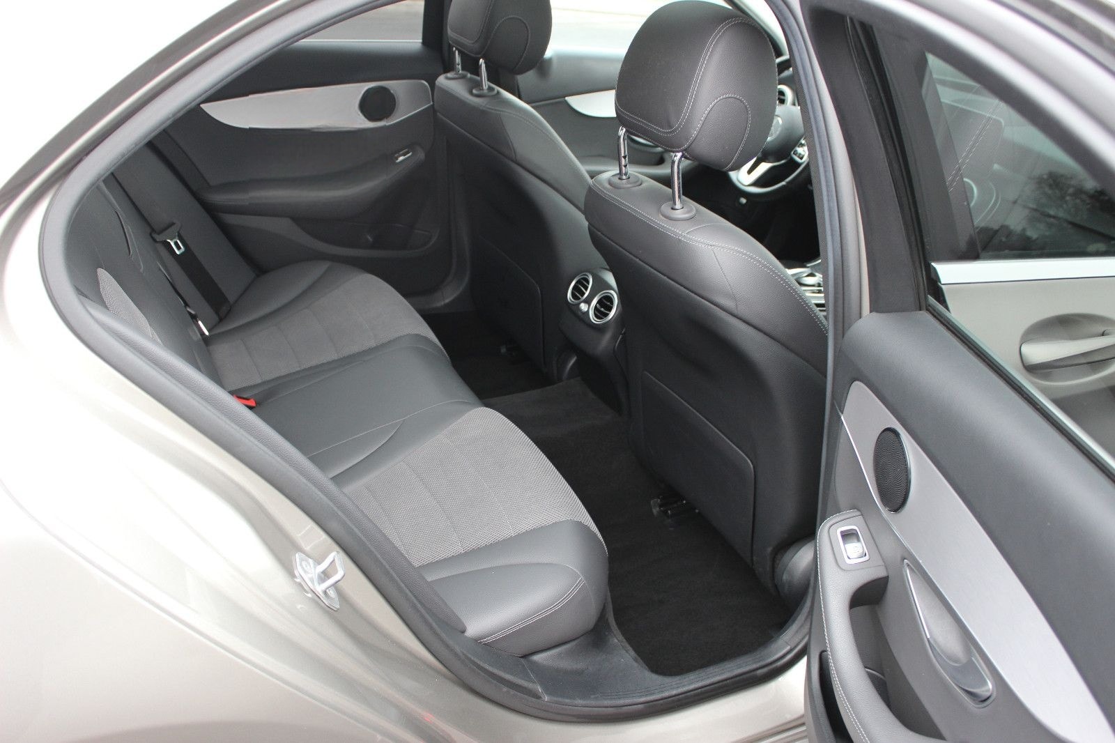 Mercedes-Benz C 200d Limousine/Leder/Navi/PDC+Kamera/LED foto 13