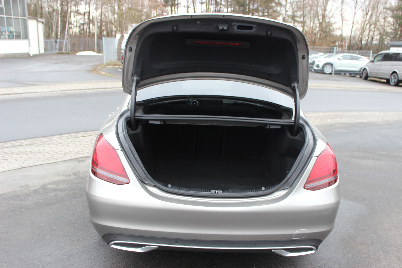 Mercedes-Benz C 200d Limousine/Leder/Navi/PDC+Kamera/LED foto 20