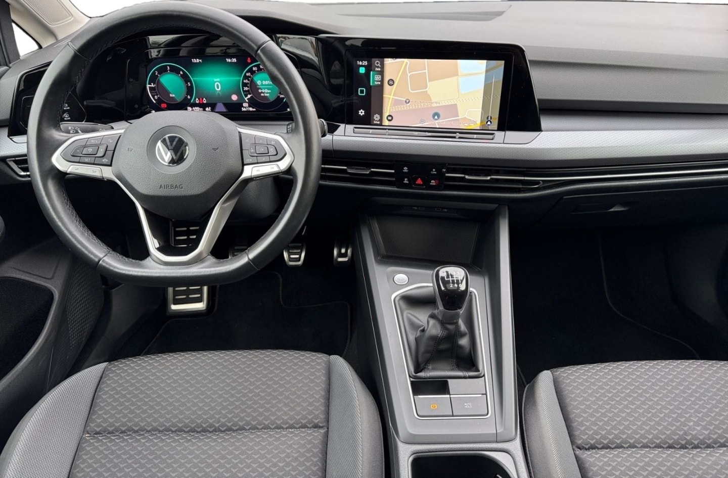 Volkswagen Golf 8 2.0 TDI Active LED/NAVI/PANO/AHK/APP+++ foto 10