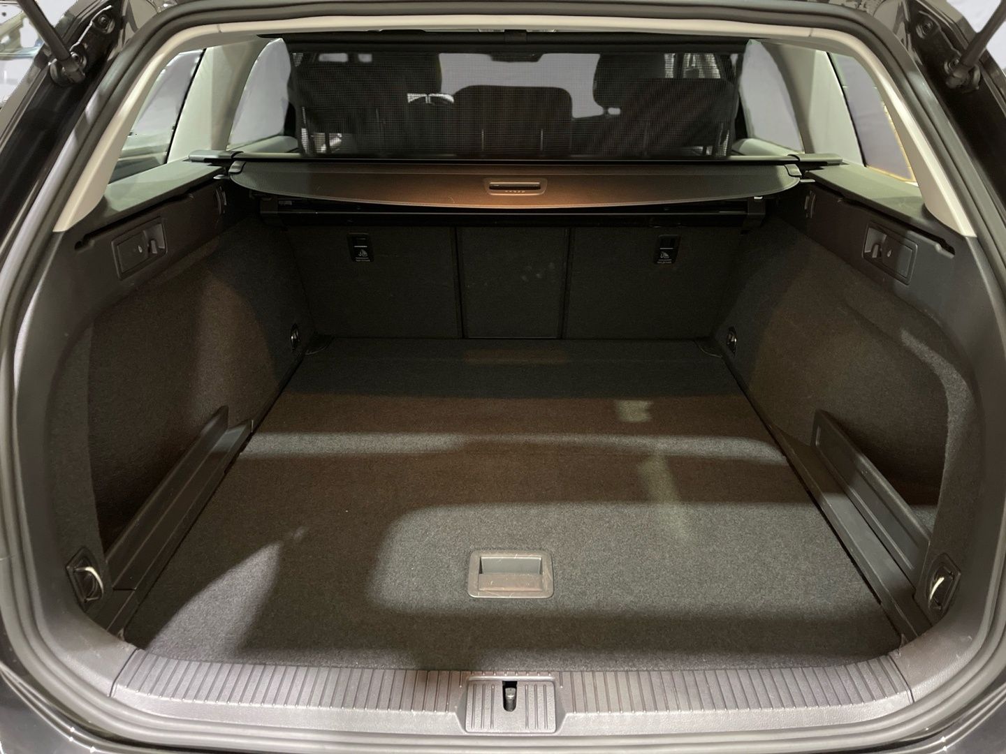 Volkswagen Passat Variant 1.5 TSI DSG LED NAVIGATION KAMERA foto 8