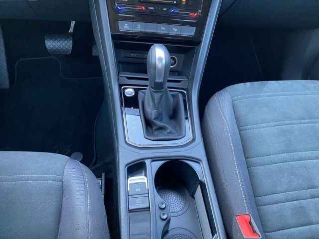 Volkswagen Touran 2.0 TDI DSG Highline AHK NAVI LED 17 foto 16
