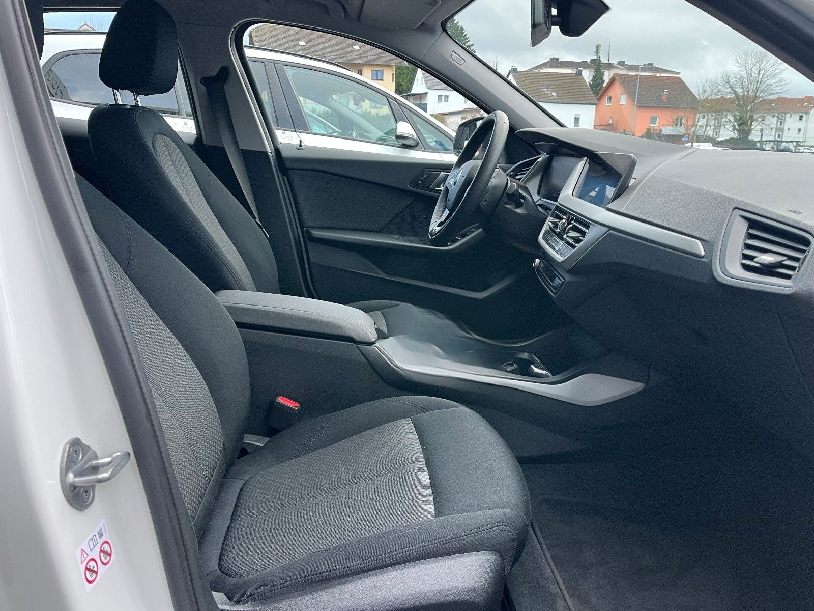 BMW 116dA F40 Live Cockpit Prof./LED/DAB/PDC foto 11