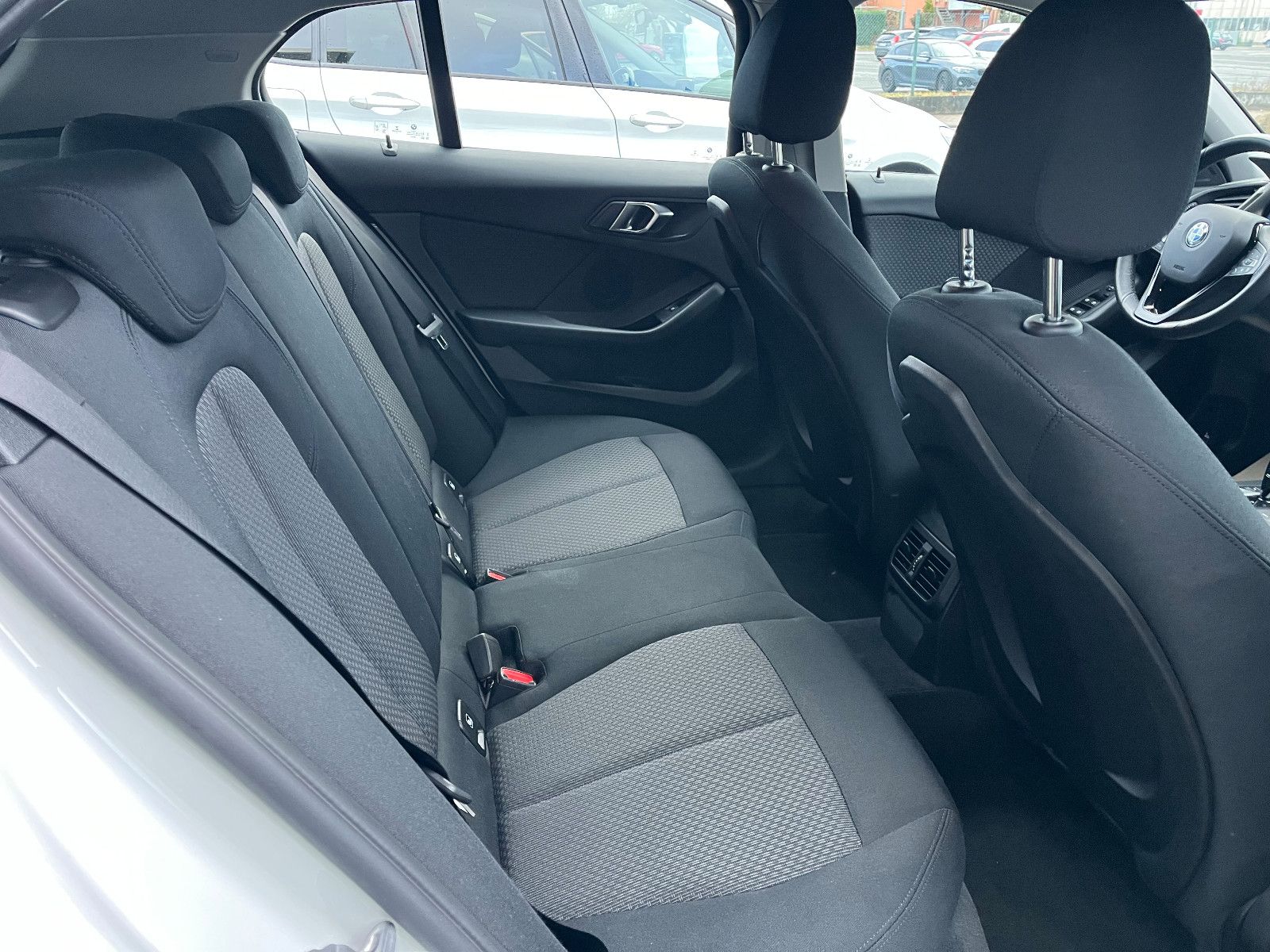 BMW 116dA F40 Live Cockpit Prof./LED/DAB/PDC foto 15