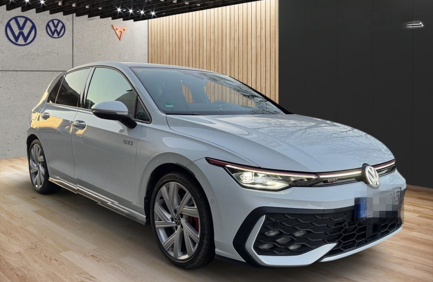 Volkswagen Golf VIII 2,0 l TSI OPF 195 kW (265 PS) 7-G DSG  foto 2
