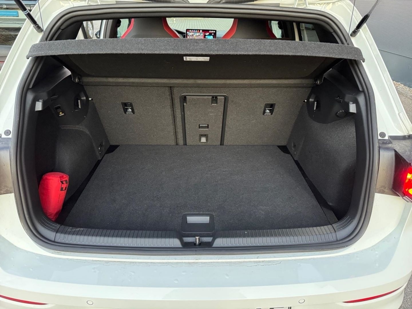 Volkswagen Golf VIII 2,0 l TSI OPF 195 kW (265 PS) 7-G DSG  foto 12