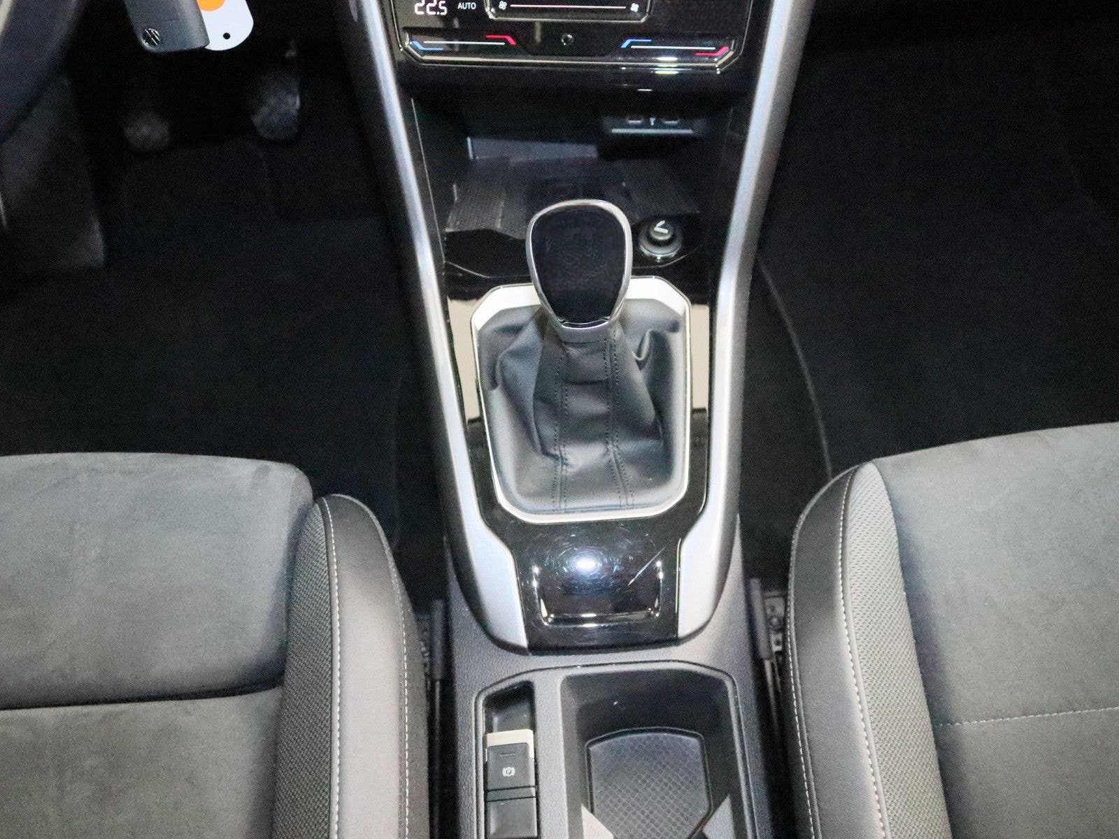 Volkswagen T-Roc 1.0 TSI Style LED ACC NAVI SHZ PDC KLIMA foto 18