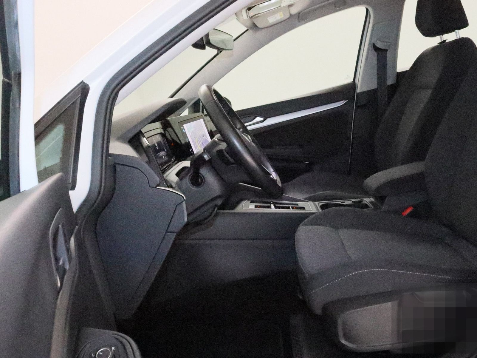 Volkswagen Golf VIII 1.5 eTSI Life LED NAVI SHZ PDC KEYLESS foto 15