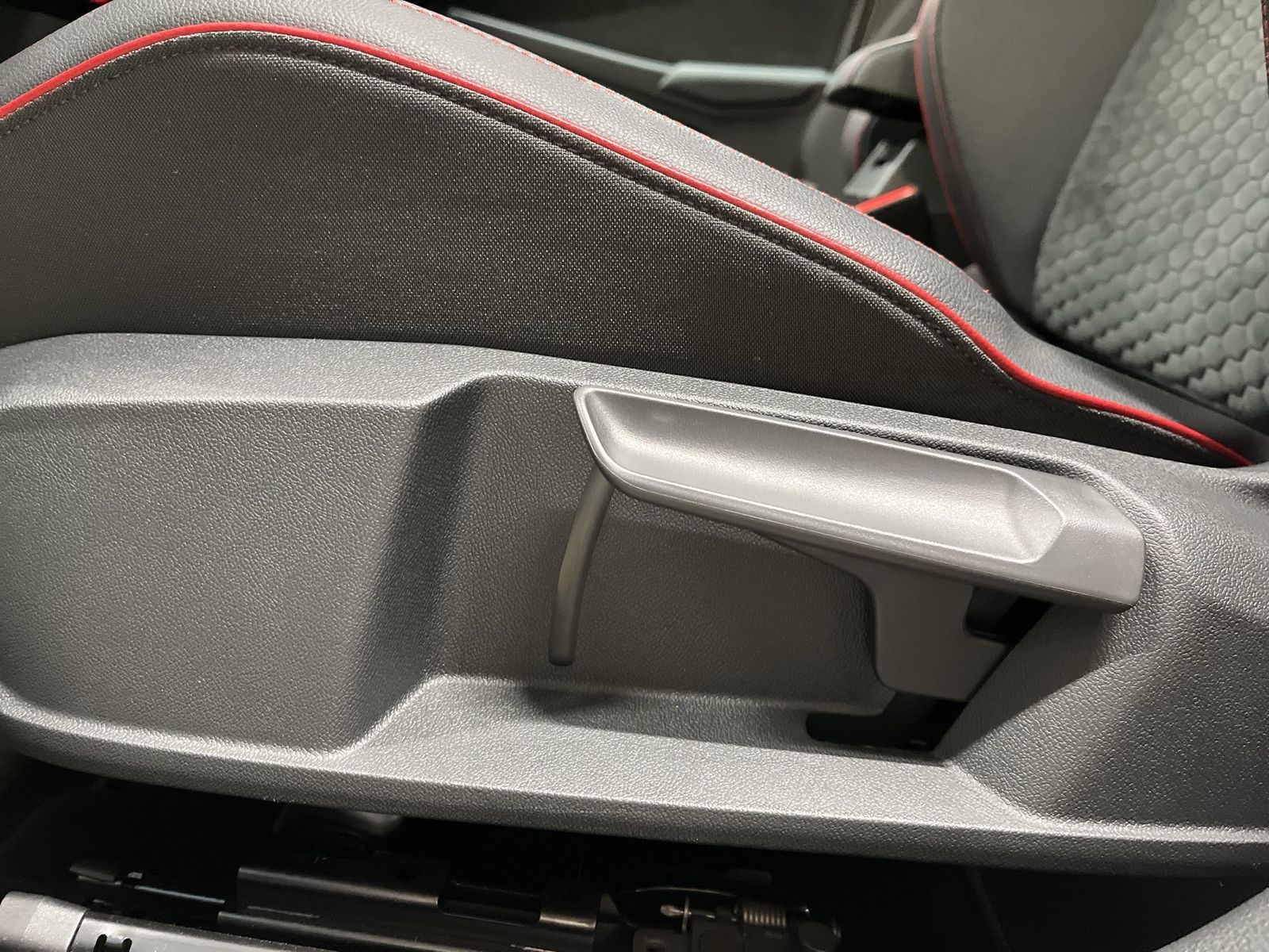 Volkswagen Golf VIII GTI Clubsport 2.0 TSI DSG ACC AUT Kam. foto 14