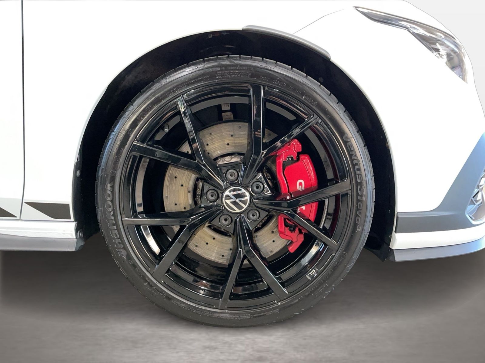 Volkswagen Golf VIII GTI Clubsport 2.0 TSI DSG ACC AUT Kam. foto 6