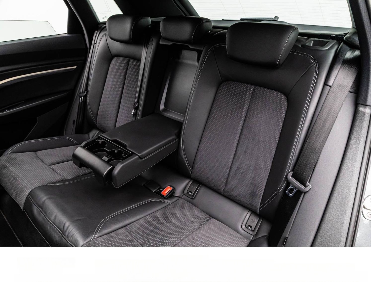 Audi E-TRON 55 2x S LINE/BLACK/21Z./AIR-SUS/DAB/PANO foto 18