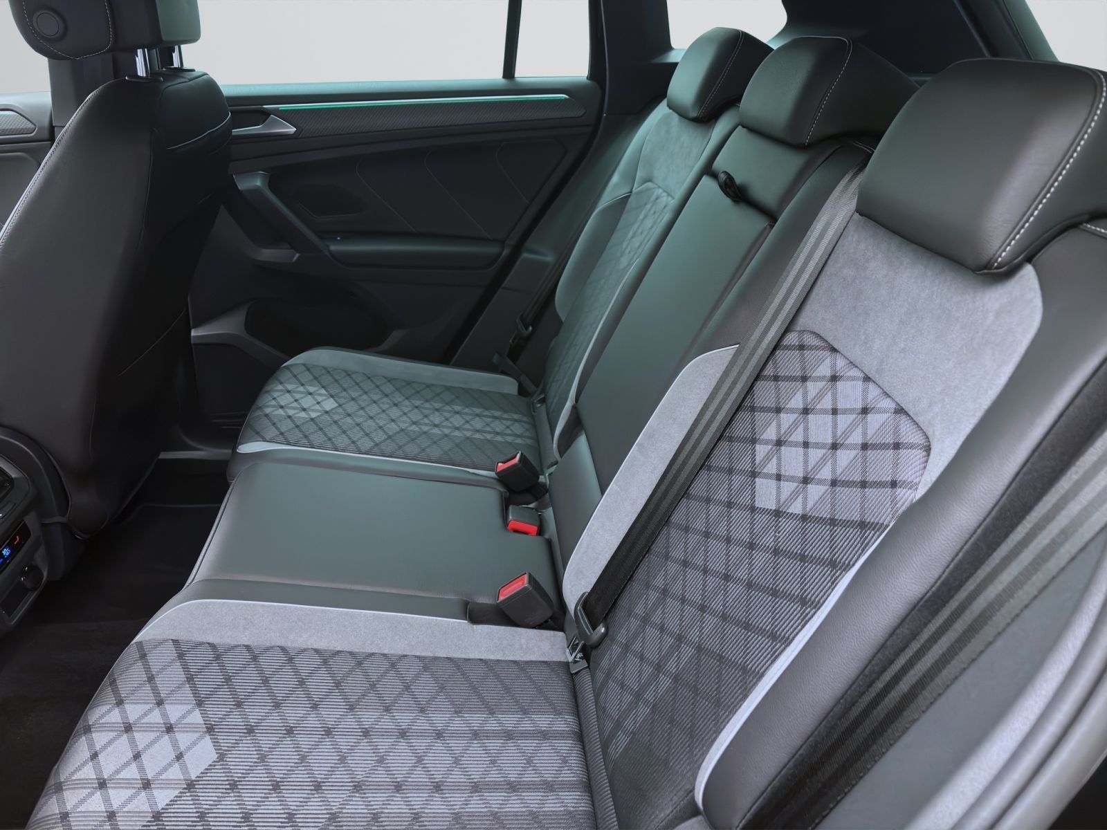 Volkswagen Tiguan 2.0 TDI DSG R-LINE STDHZG NAVI KAMERA AHK foto 15