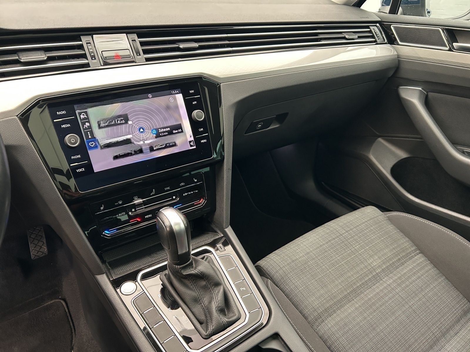 Volkswagen Passat Variant Business 2.0 TDI*NAVI*AHK*PANO*KA foto 6