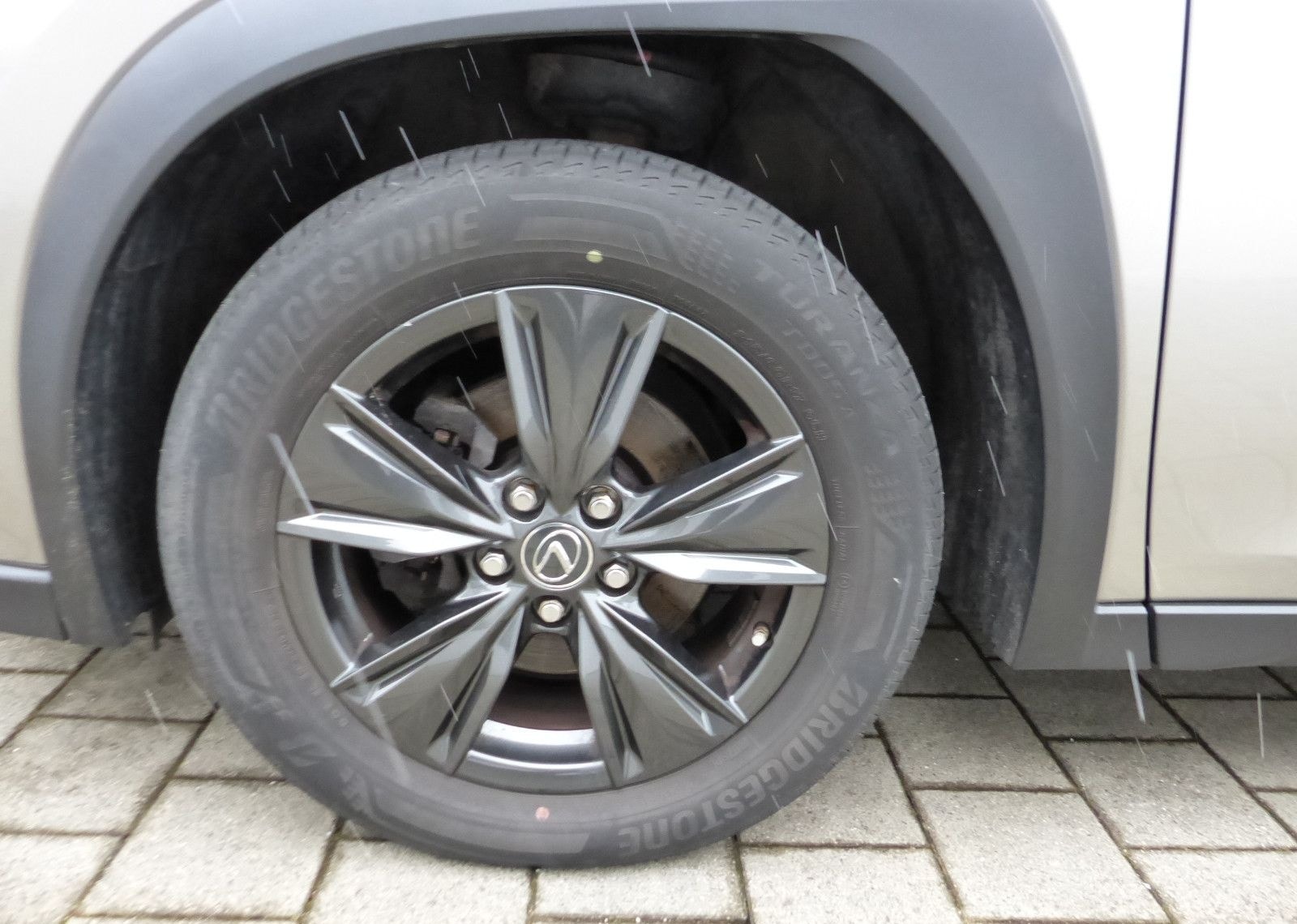 Lexus UX 250h Launch Edition Navi Kamera Velours DAB foto 15