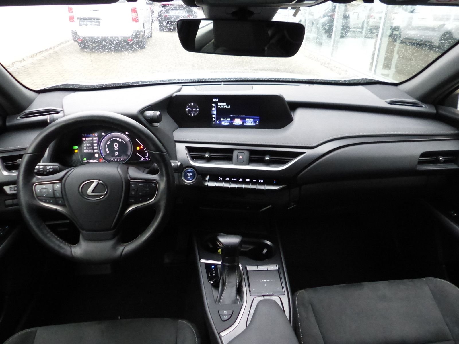 Lexus UX 250h Launch Edition Navi Kamera Velours DAB foto 8