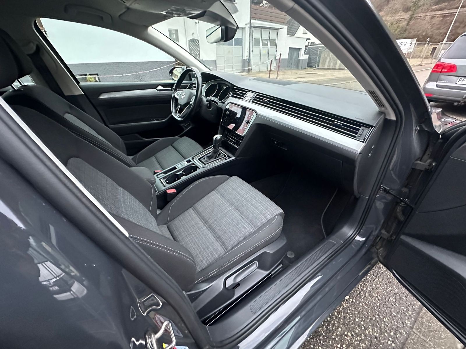 Volkswagen Passat Lim. Business foto 12