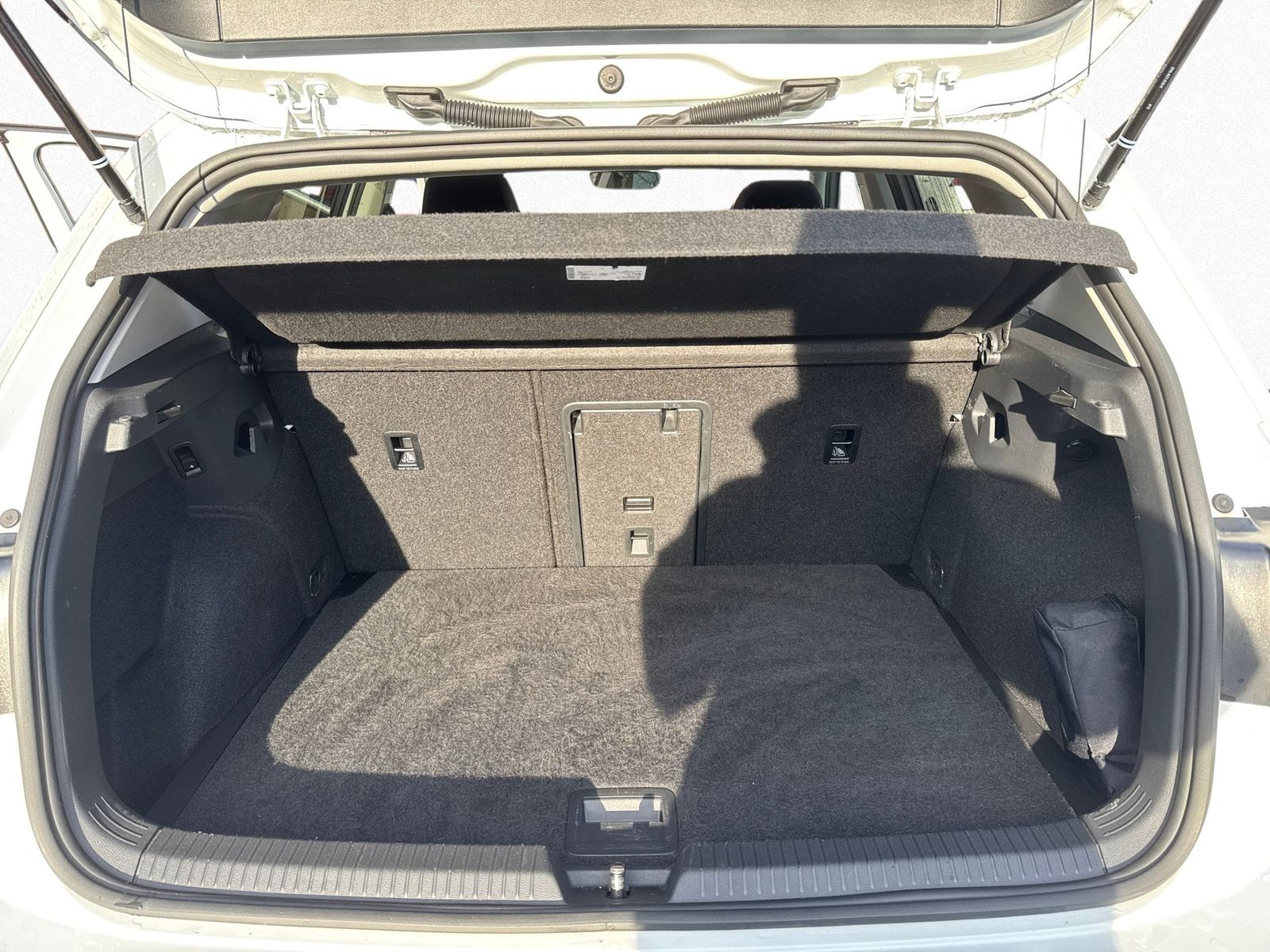 Volkswagen Golf VIII Active 1.5 TSI 6-Gang AHK KAMERA foto 14