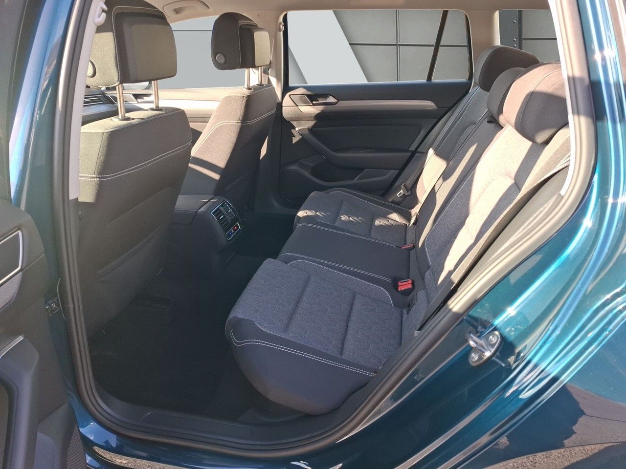 Volkswagen Passat Variant 2.0TDI DSG Business *NAVI*APP*CAM foto 11