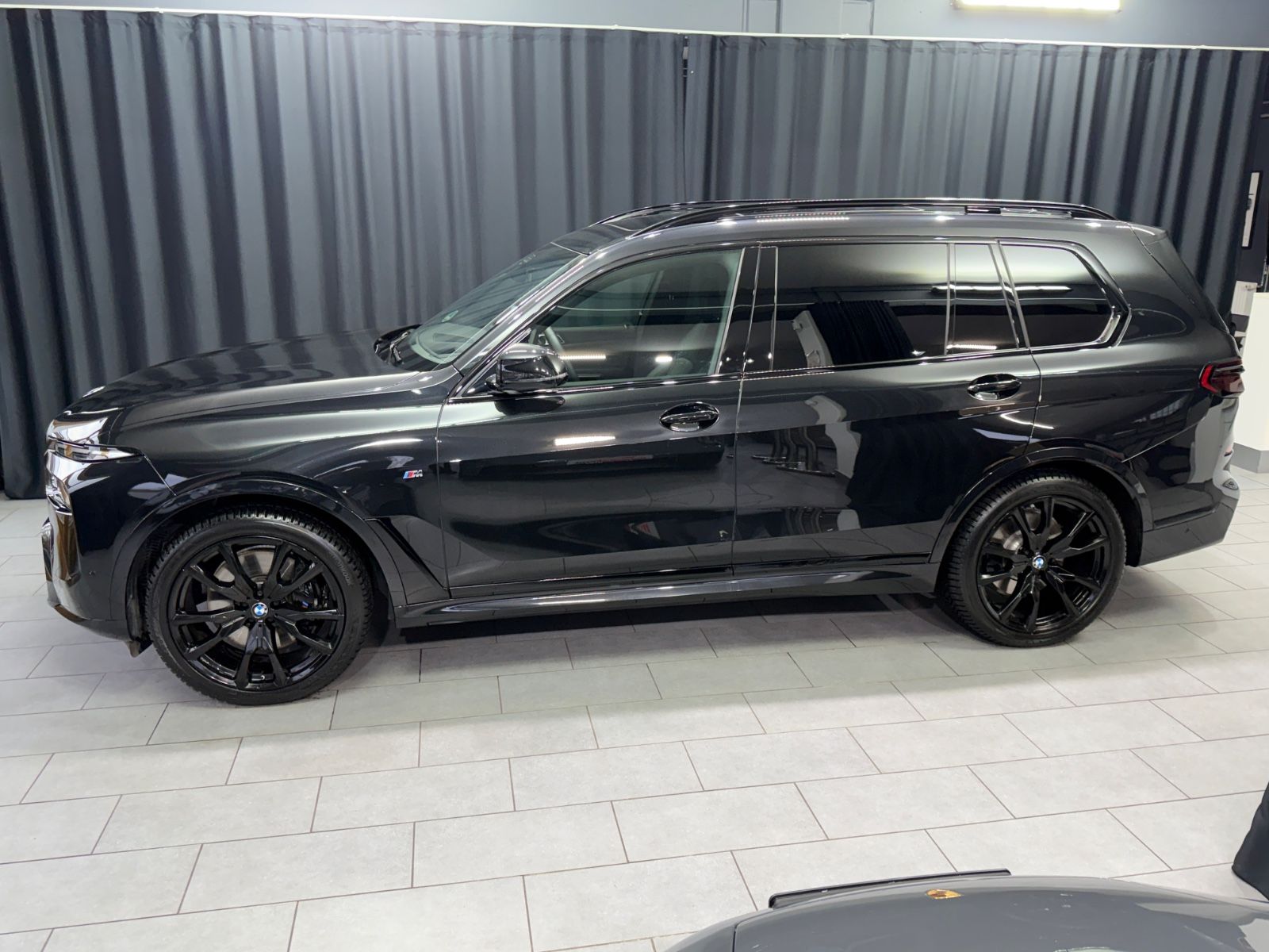 BMW X7 xDrive 40d M SPORT PRO|LUFT|PANO|7-SITZER|AHK foto 2