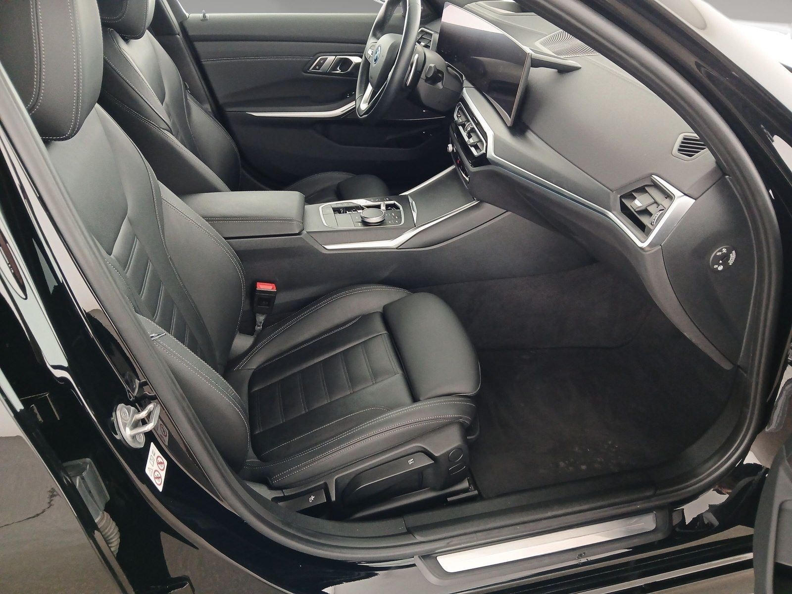 BMW 330e xDrive Touring Harman/K LiveCockpitProf foto 8