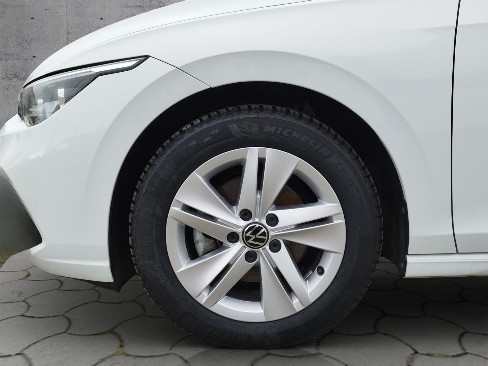 Volkswagen Golf VIII Life 1.5 TSI 5JG/LED+/NAV/SHZ foto 5