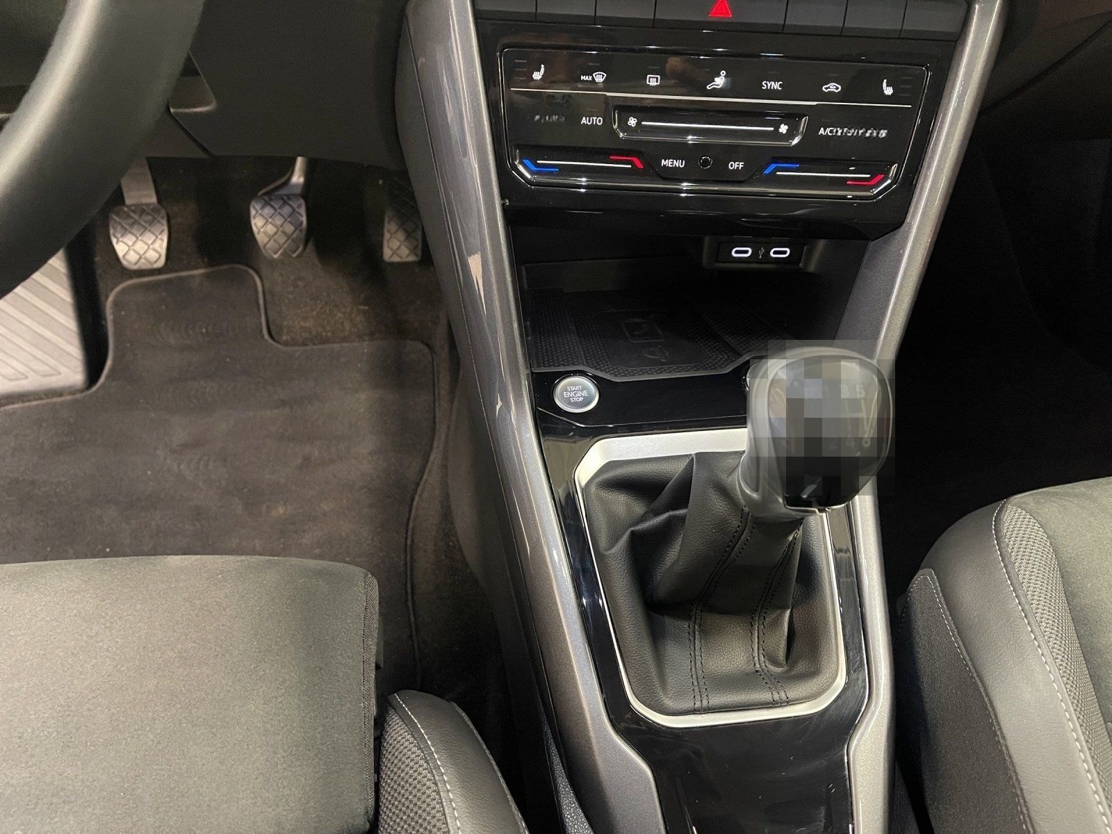 Volkswagen T-Roc 1.0 TSI Style ACC Virtual el.Heck DynLicht foto 14