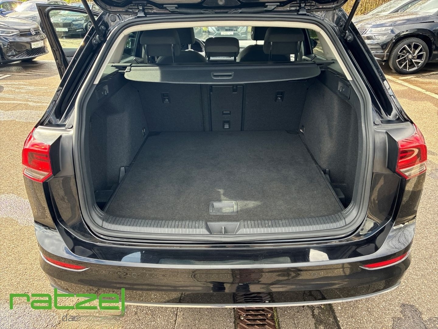 Volkswagen Golf VIII Style 2.0 TDI DSG AHK+ Navi Digitales  foto 9