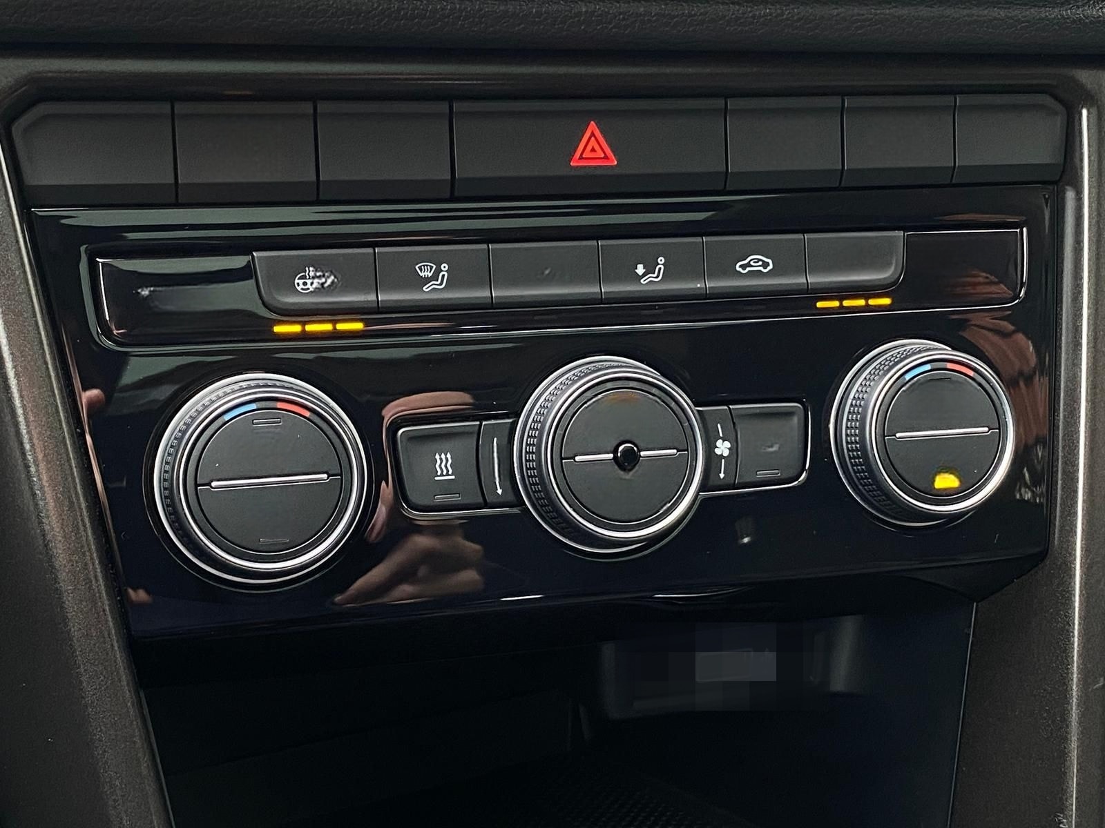 Volkswagen T-Roc 1.5 TSI ACT DSG Style LED Navi Pano ACC foto 18