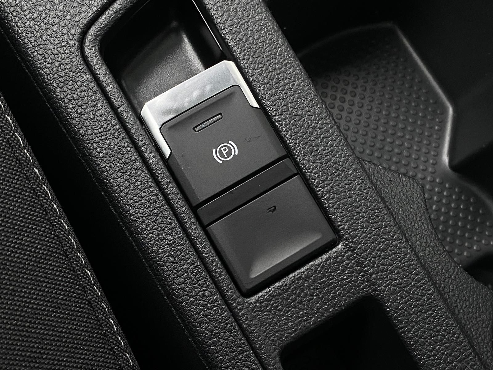 Volkswagen T-Roc 1.5 TSI ACT DSG Style LED Navi Pano ACC foto 22