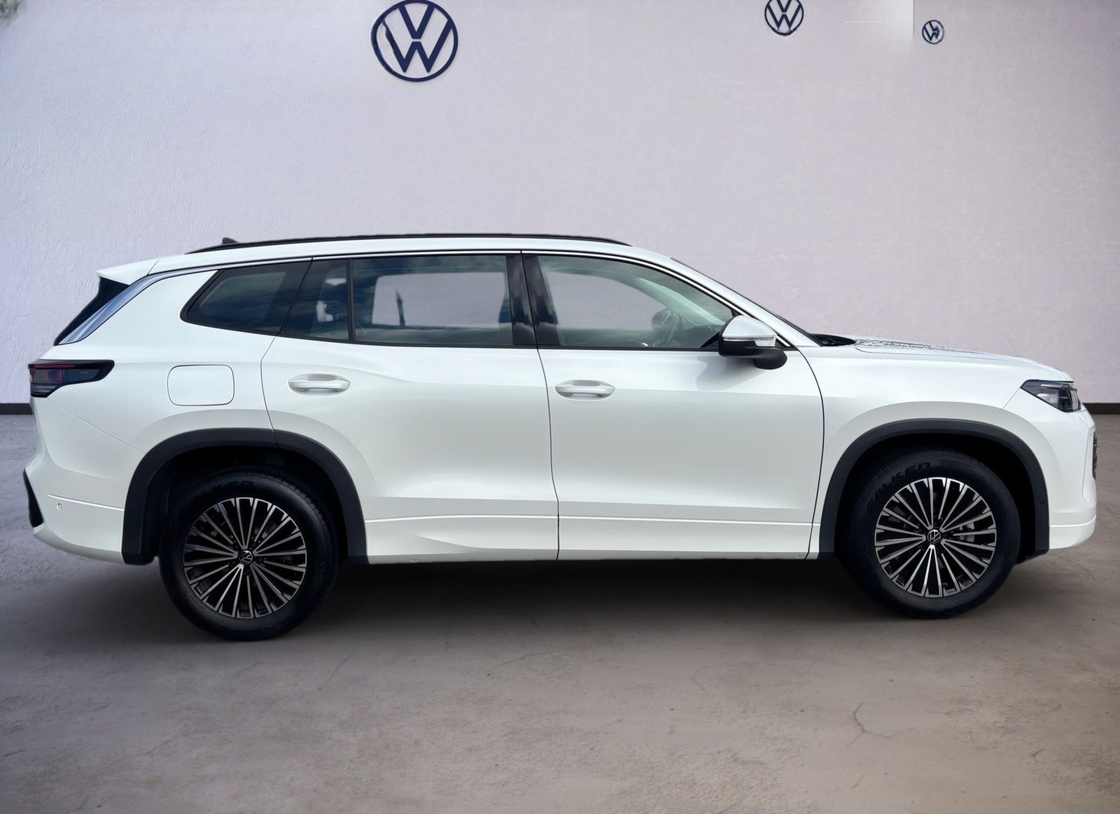 Volkswagen Tayron 1.5 eTSI Life DSG AHK KEYLESS ACC foto 3