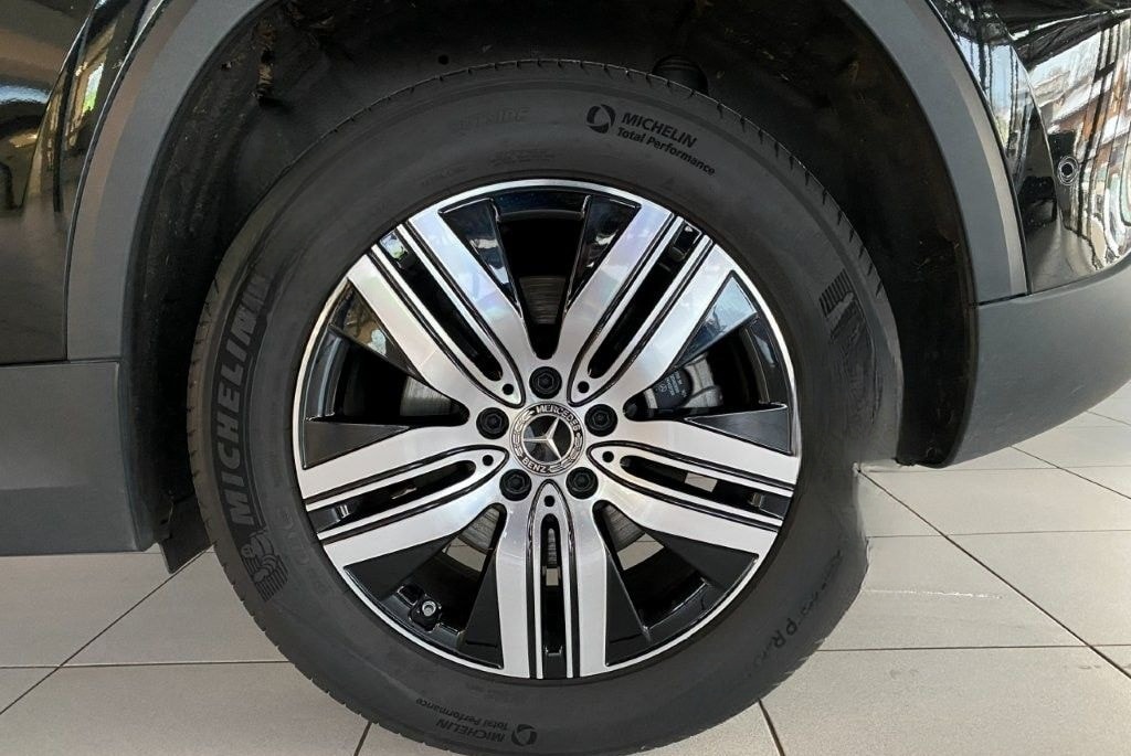 Mercedes-Benz EQA 300 4M Electric Art Adv+ FAP Distronic Night foto 4