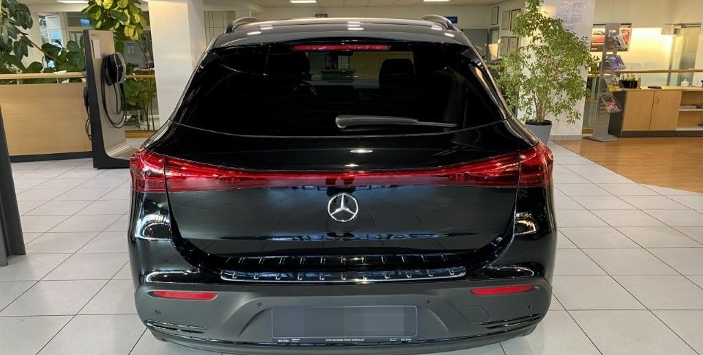 Mercedes-Benz EQA 300 4M Electric Art Adv+ FAP Distronic Night foto 6