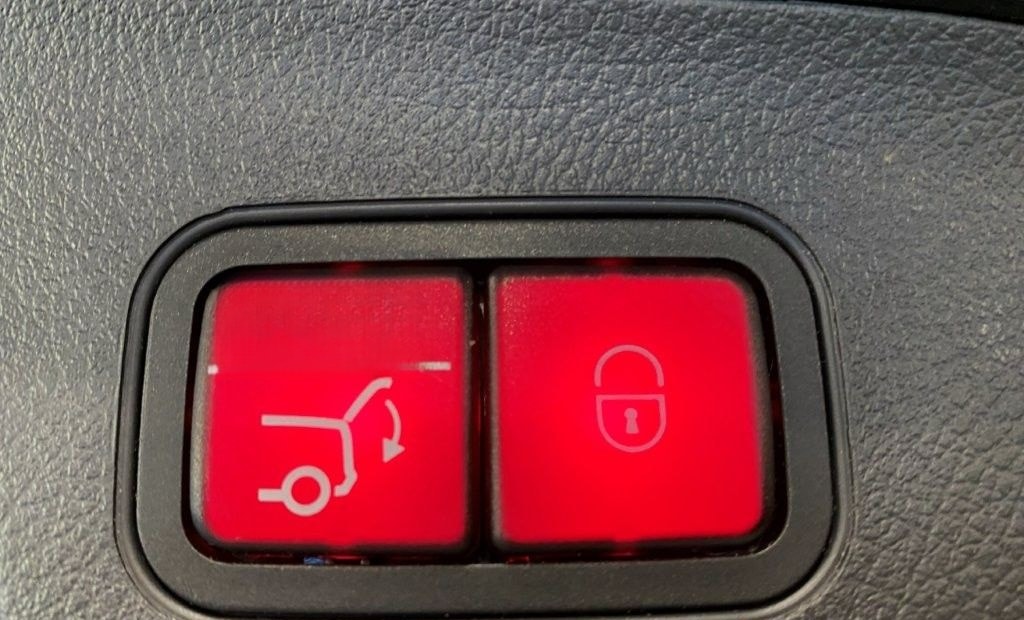 Mercedes-Benz EQA 300 4M Electric Art Adv+ FAP Distronic Night foto 8