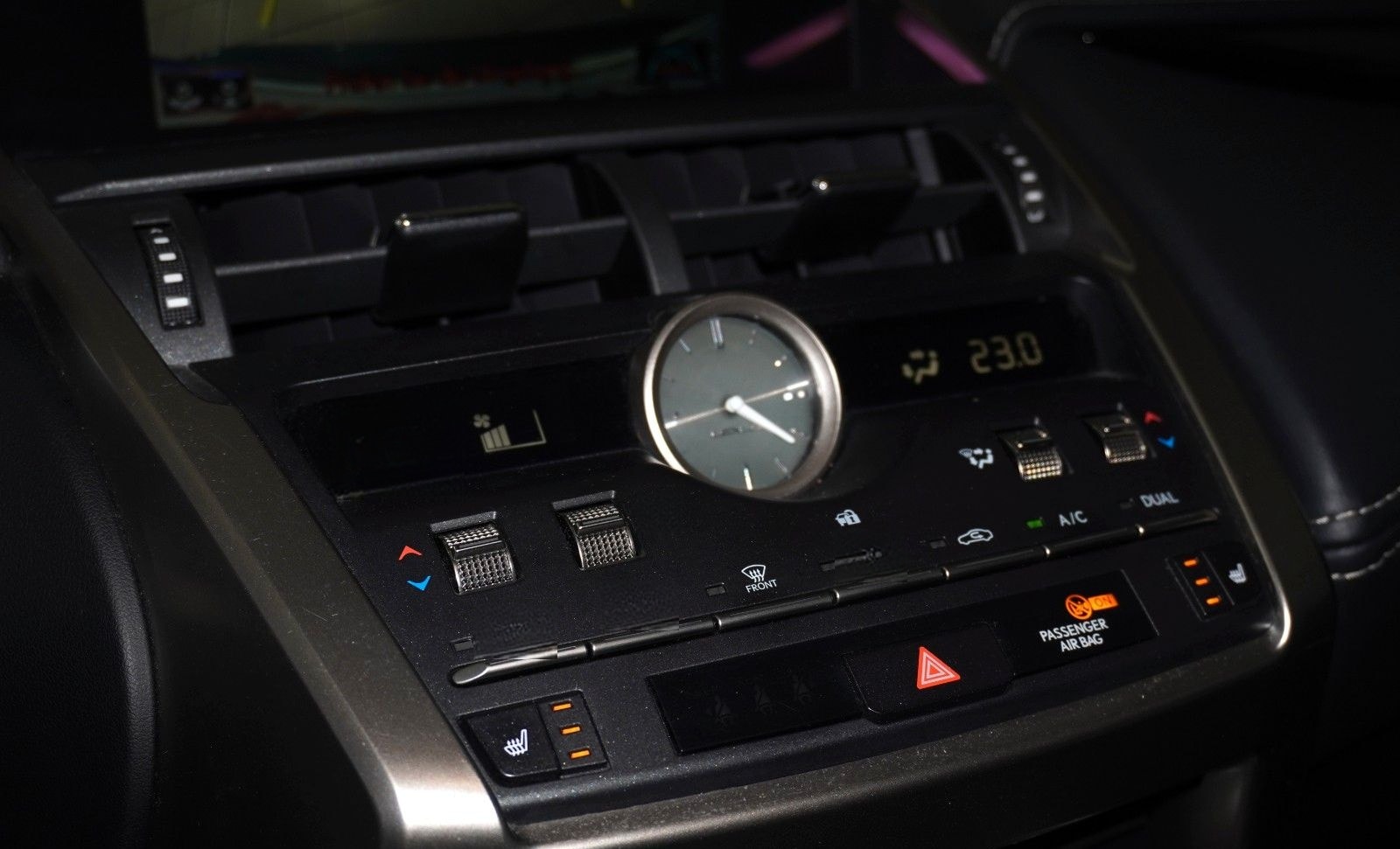 Lexus NX 300h Amazing Edition AHK LED Kamera foto 22