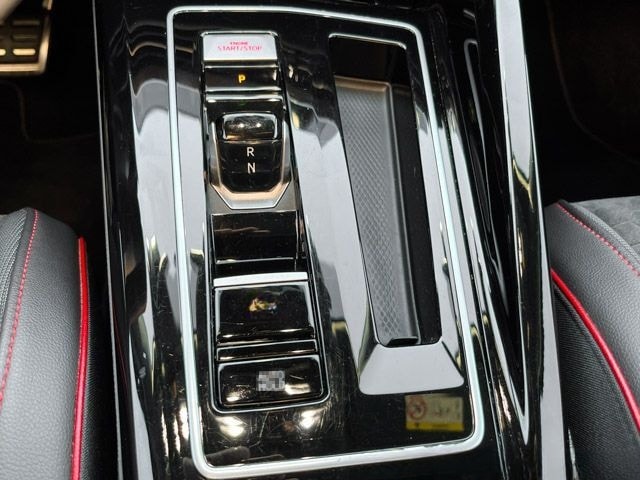 Volkswagen Golf VIII 2.0 TSI DSG GTI Clubsport Navi Pano Ka foto 15