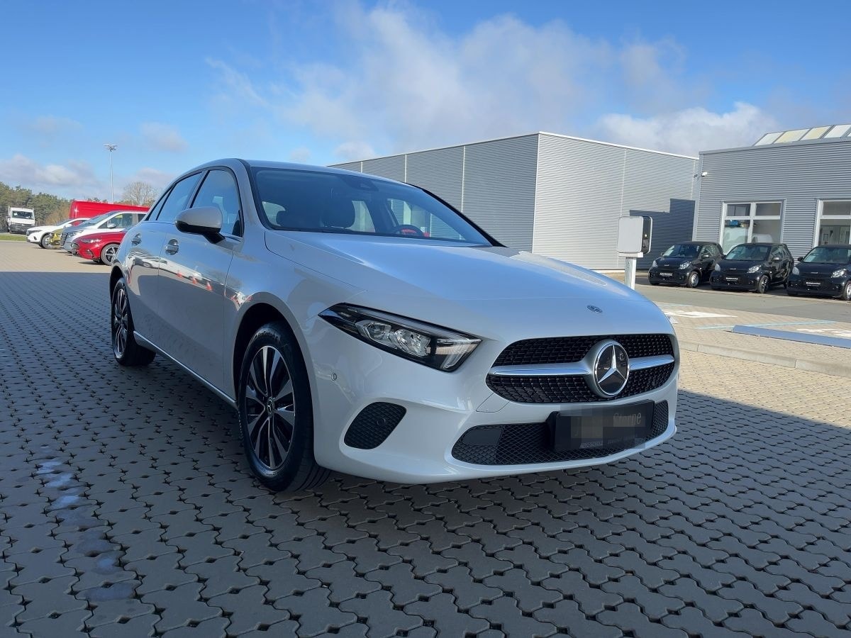 Mercedes-Benz A 250 e LED+SPIEGEL+SPUR+CARPLAY+KAMERA+TOTWINK. foto 5