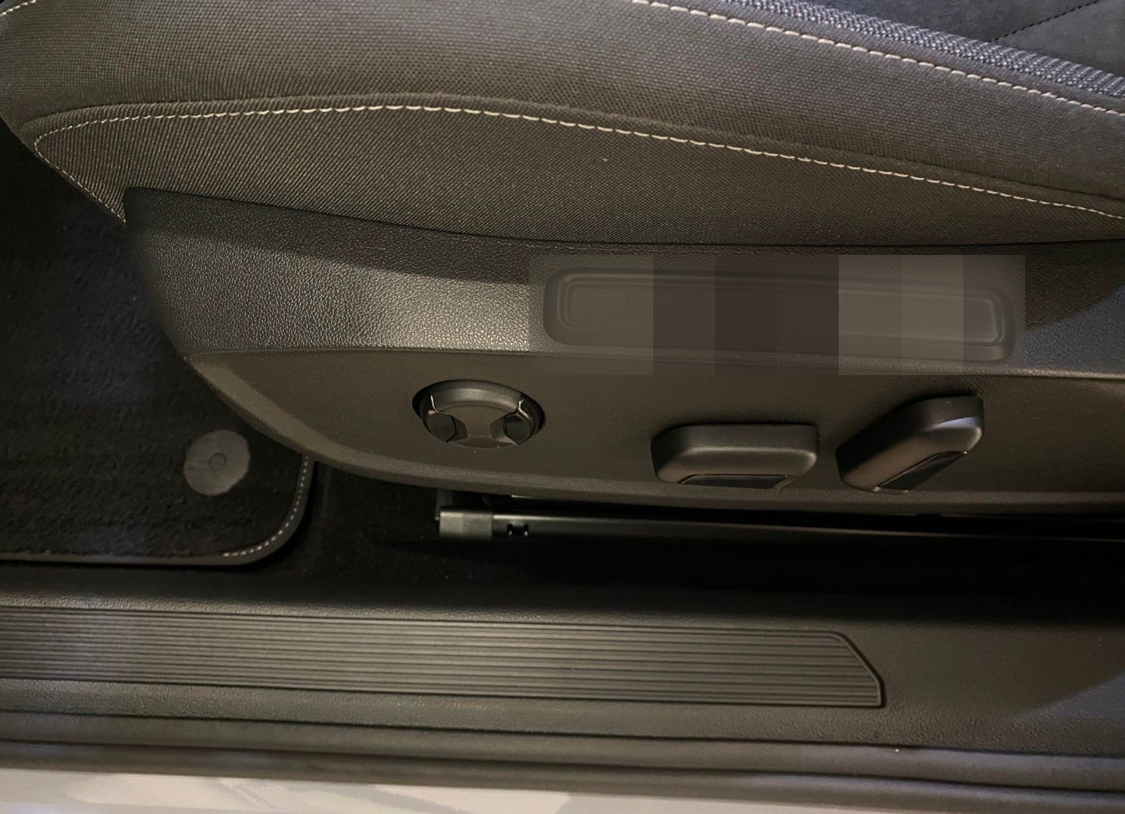 Volkswagen Golf Variant Style 1,5l eTSI 96kW DSG foto 16