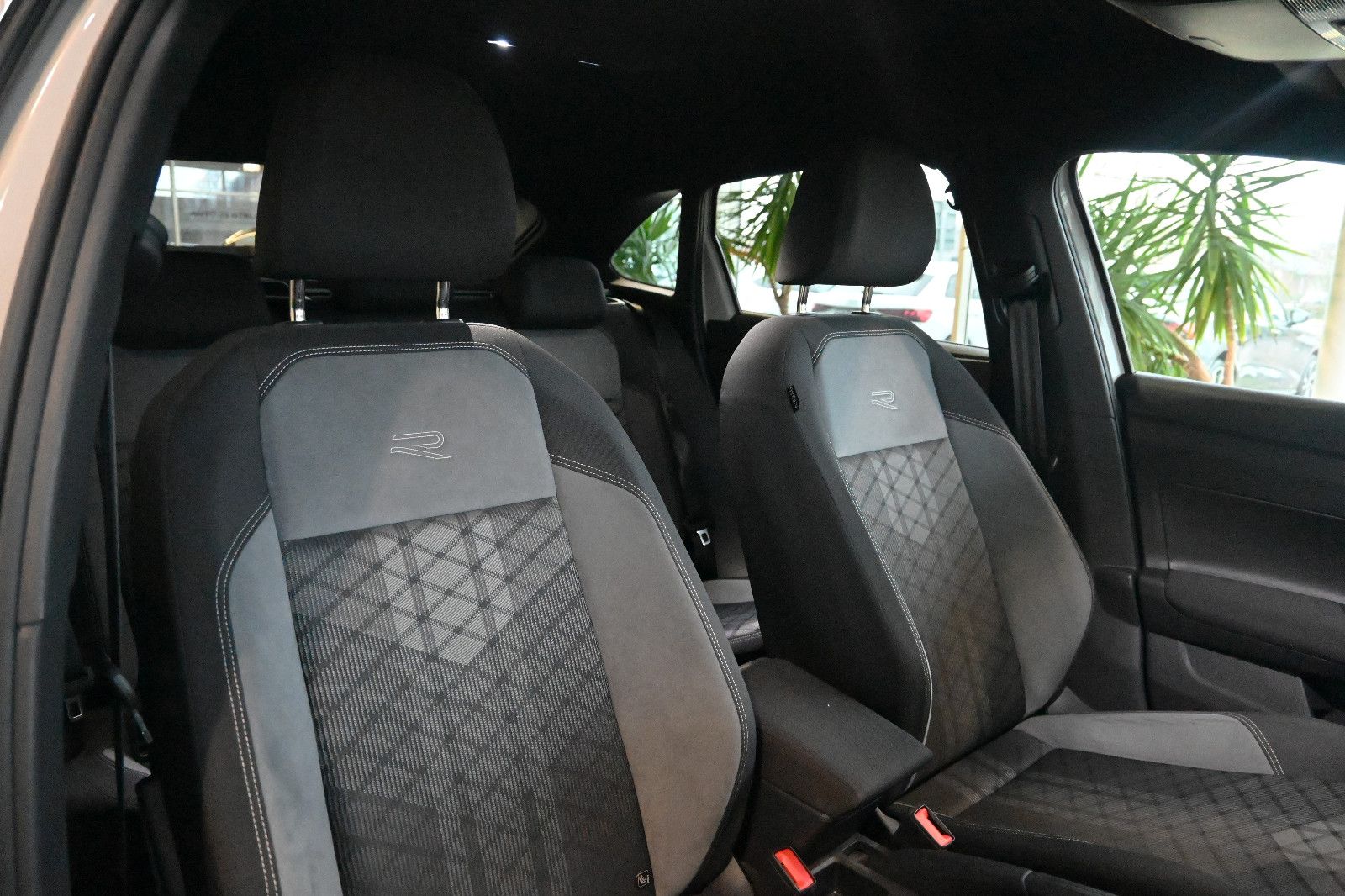 Volkswagen Taigo 1.0 TSI R-Line Black LED Navi Cam ACC 18" foto 21