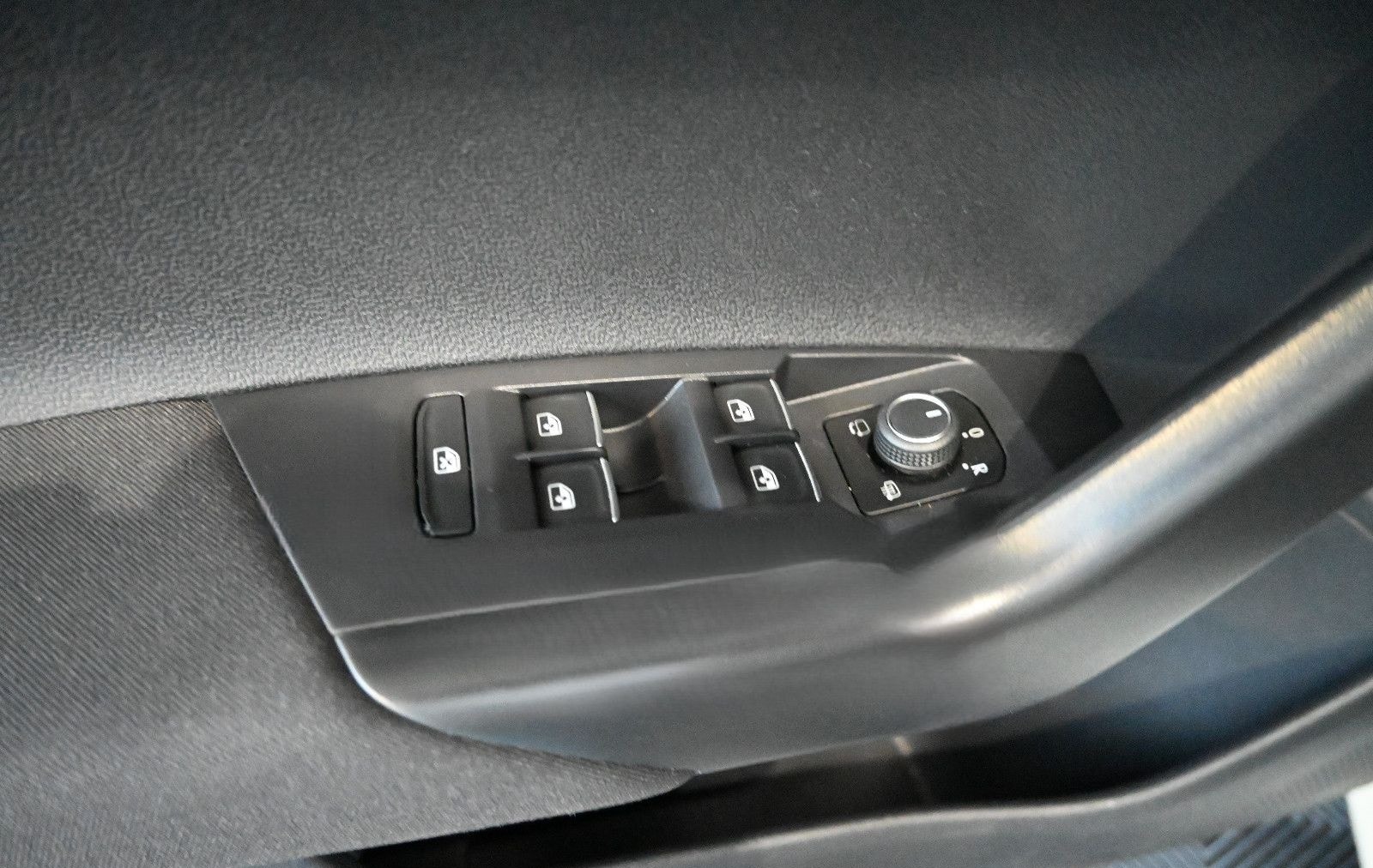 Volkswagen Taigo 1.0 TSI R-Line Black LED Navi Cam ACC 18" foto 23