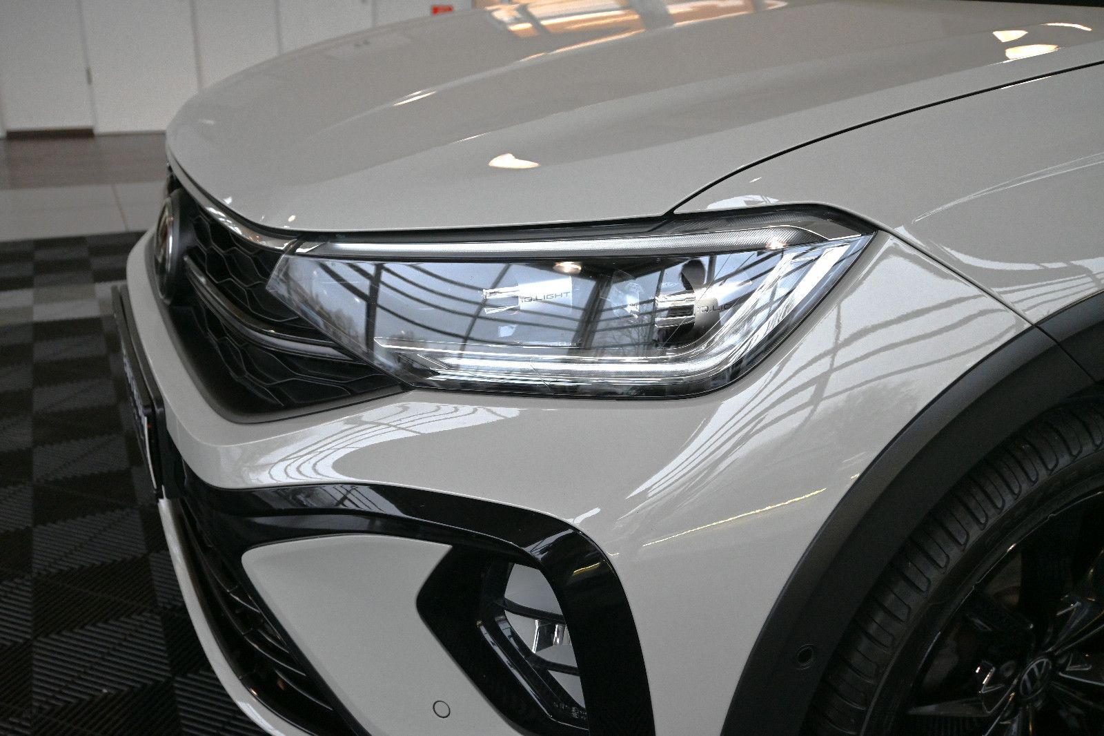 Volkswagen Taigo 1.0 TSI R-Line Black LED Navi Cam ACC 18" foto 24