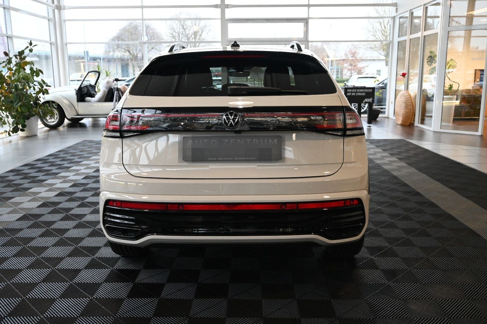 Volkswagen Taigo 1.0 TSI R-Line Black LED Navi Cam ACC 18" foto 5