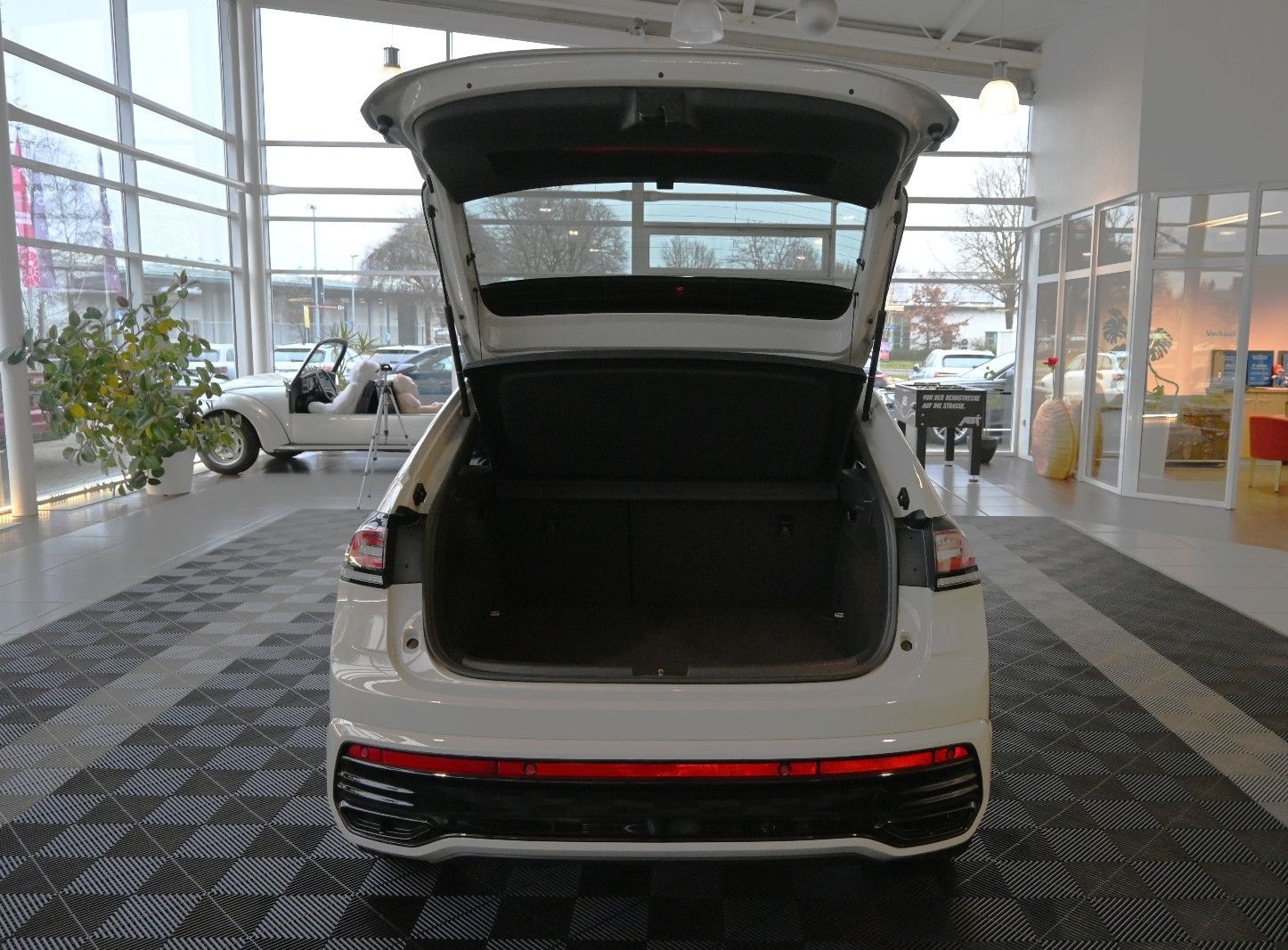 Volkswagen Taigo 1.0 TSI R-Line Black LED Navi Cam ACC 18" foto 6