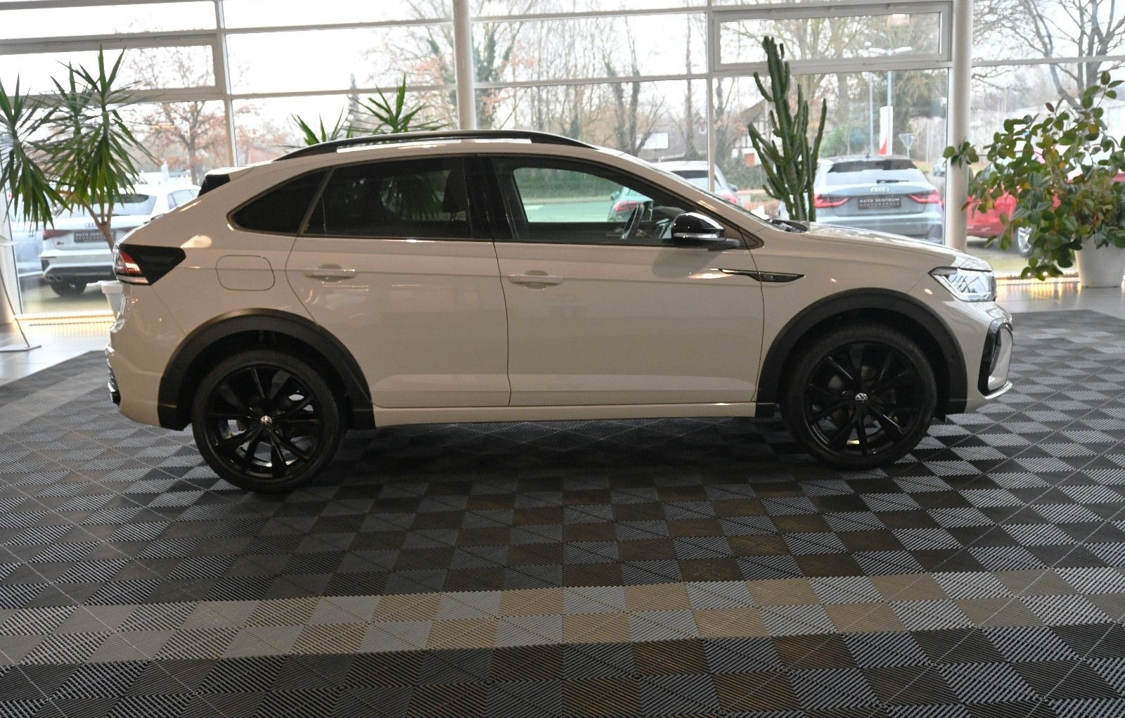 Volkswagen Taigo 1.0 TSI R-Line Black LED Navi Cam ACC 18" foto 8