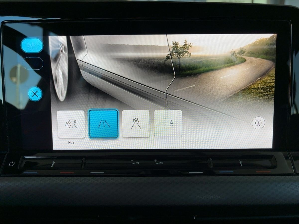 Volkswagen Golf VIII Active 1.5 TSI LED HUD KAM STANDHZG foto 15