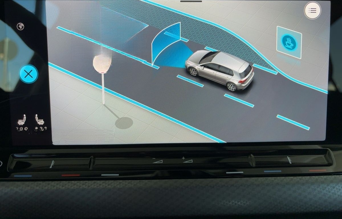 Volkswagen Golf VIII Active 1.5 TSI LED HUD KAM STANDHZG foto 17