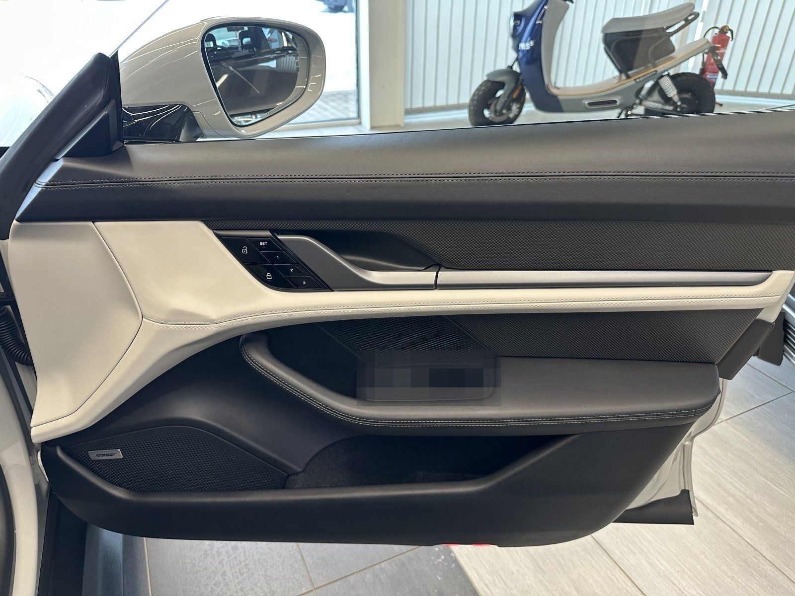 Porsche Taycan Turbo S/KREIDE/CARBON/CERAMIC/ foto 15