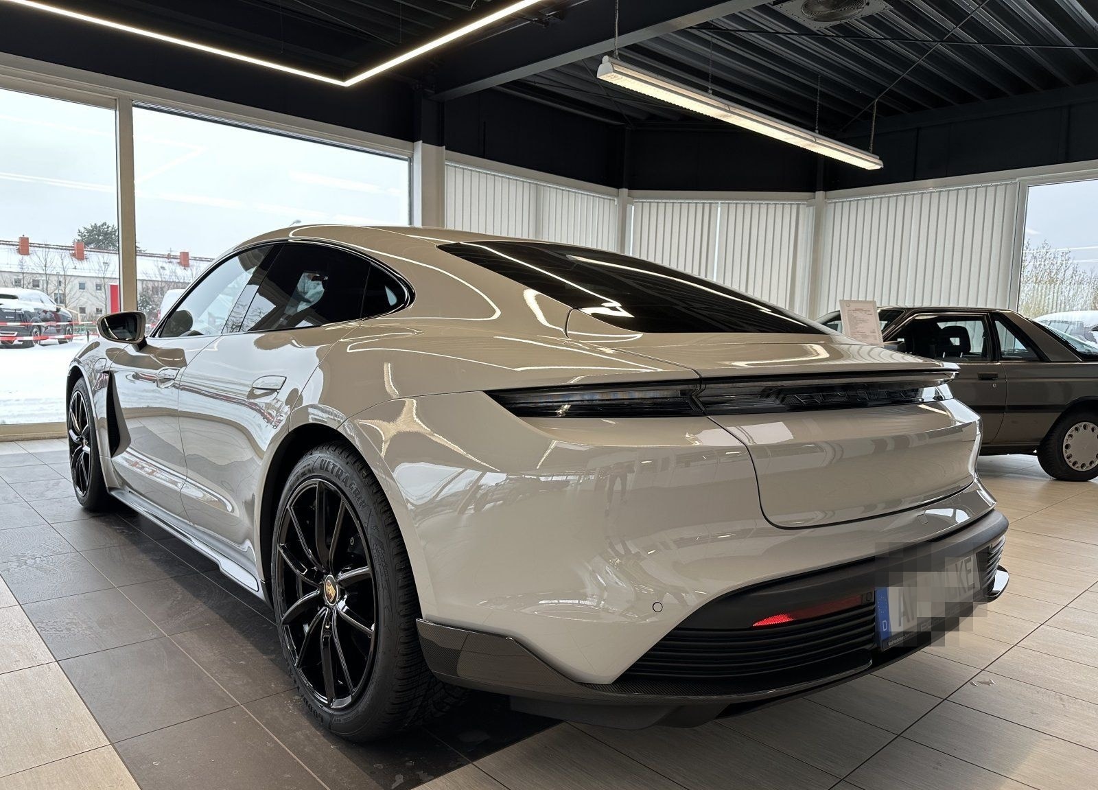 Porsche Taycan Turbo S/KREIDE/CARBON/CERAMIC/ foto 3