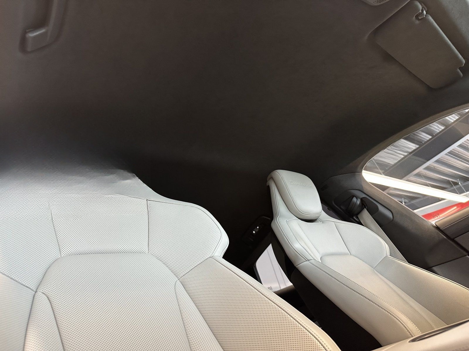 Porsche Taycan Turbo S/KREIDE/CARBON/CERAMIC/ foto 22