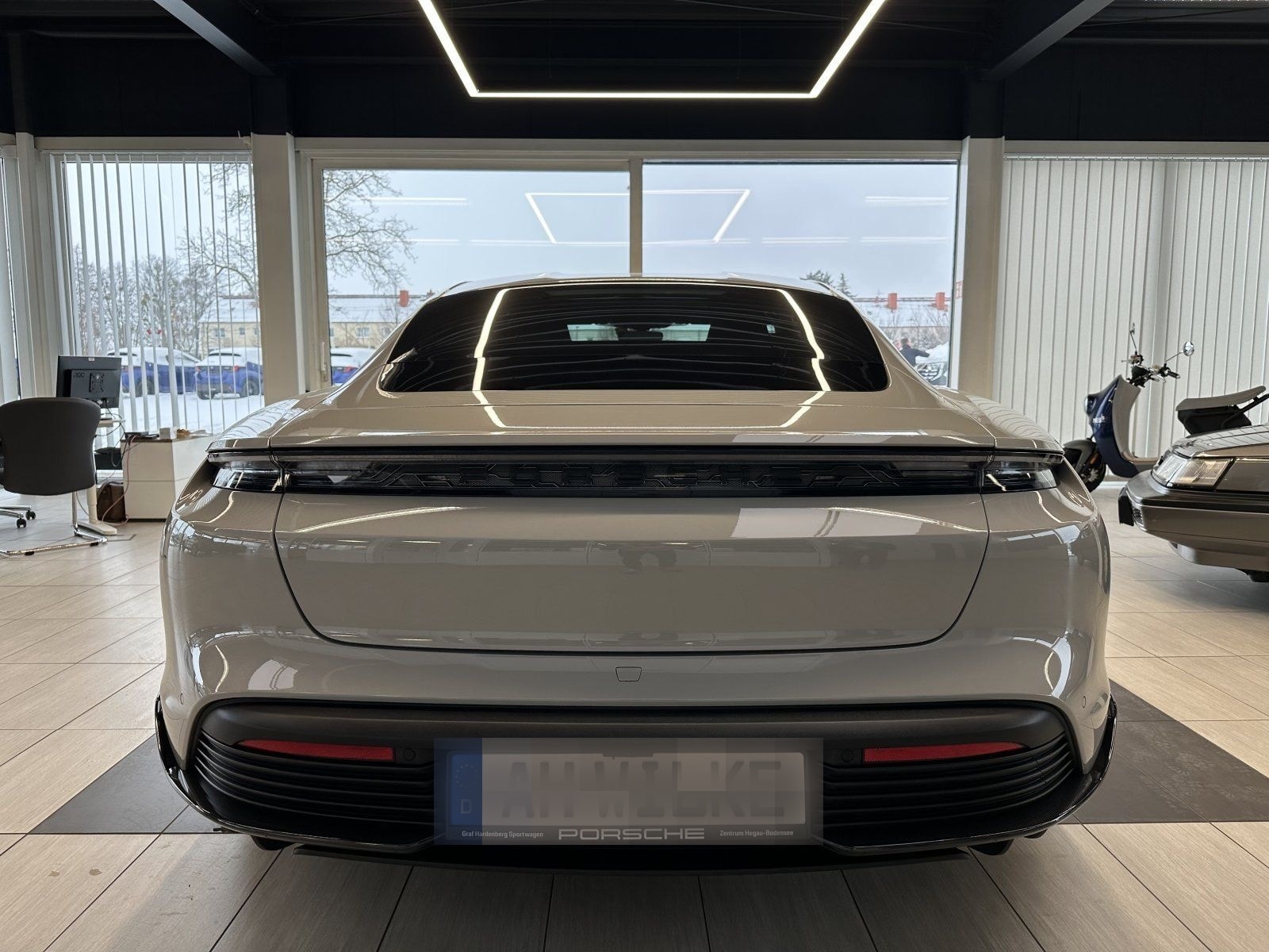 Porsche Taycan Turbo S/KREIDE/CARBON/CERAMIC/ foto 4